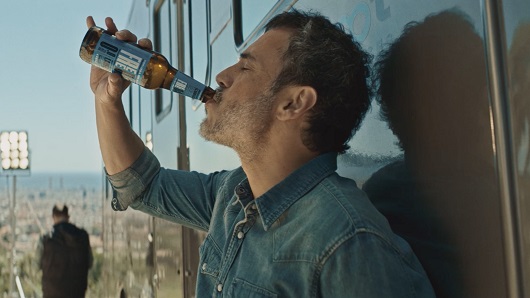 La campaña es obra de The Cyranos La campaña es obra de The Cyranos