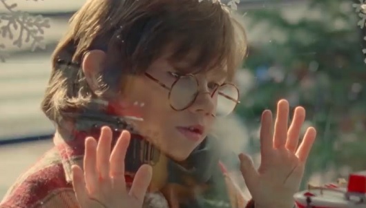 La campaña refleja que tres generaciones de niños han visitado sus tiendas La campaña refleja que tres generaciones de niños han visitado sus tiendas