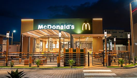 Un restaurante de McDonald's Un restaurante de McDonald's