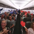 La aerolínea JetBlue se une a los 'caucus' estadounidenses regalando viajes en pleno vuelo