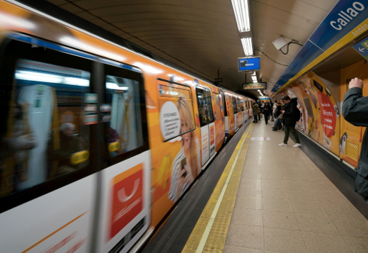 Exterior: AliExpress ‘toma’ el metro de Callao Exterior: AliExpress ‘toma’ el metro de Callao
