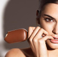 Kendall Jenner promociona lo nuevo de Magnum en el festival de Cannes
