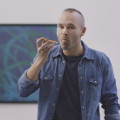 Mira qué bueno es Iniesta (y no solo jugando al fútbol)