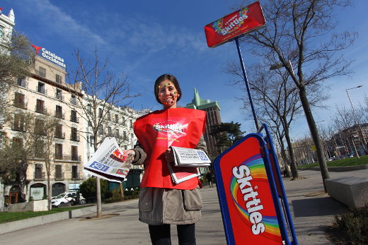 Skittles contagia su fiebre con un gran ‘sampling’ con “20 minutos” Skittles contagia su fiebre con un gran ‘sampling’ con “20 minutos”