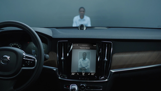 Volvo modifica un S90 para convertirlo en entrevistador de trabajo