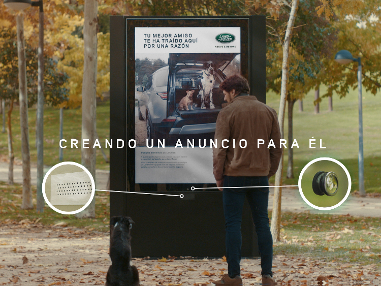 Campaña de Land Rover, con mupis que desprendían olor