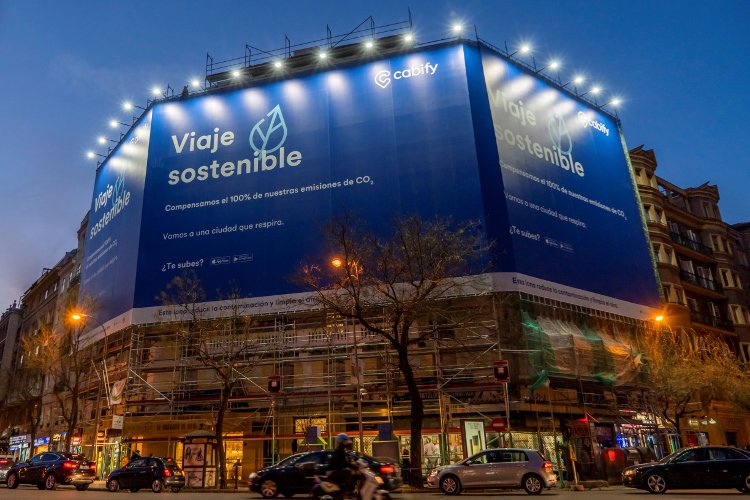 La campaña de exterior de Cabify en lonas anticontaminantes La campaña de exterior de Cabify en lonas anticontaminantes