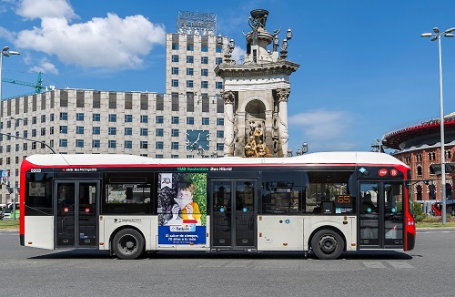 Autobús con la publicidad de Tulipán