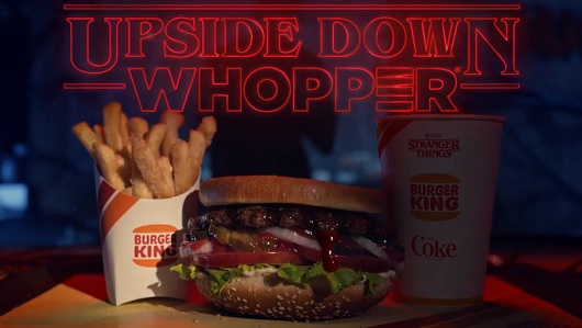 La hamburguesa se sirve al revés, claro La hamburguesa se sirve al revés, claro