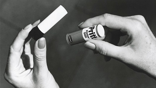 Desde su creación, Pritt ha vendido más de 1.000 millones de barras adhesivas en 121 países. Desde su creación, Pritt ha vendido más de 1.000 millones de barras adhesivas en 121 países.
