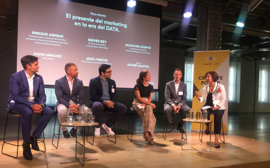 Un momento de la mesa redonda Un momento de la mesa redonda