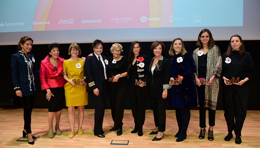La gala fue inaugurada por la ministra de Educación y Formación Profesional, Isabel Celaá (segunda por la izquierda)