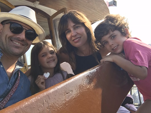 Fran Rionda, con su familia