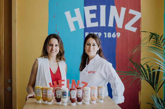 María Lucía Scenna, Brand Build and Innovation Manager Iberia de Heinz, y Anna María Tengo, Chez Heinz del evento