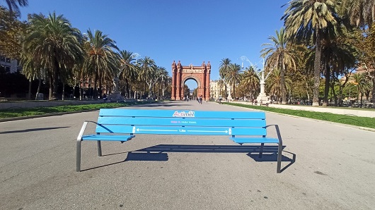 Los bancos están en Barcelona Los bancos están en Barcelona