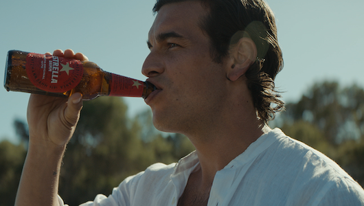 Imagen del spot de Estrella Damm, el quinto anuncio más visto en internet Imagen del spot de Estrella Damm, el quinto anuncio más visto en internet