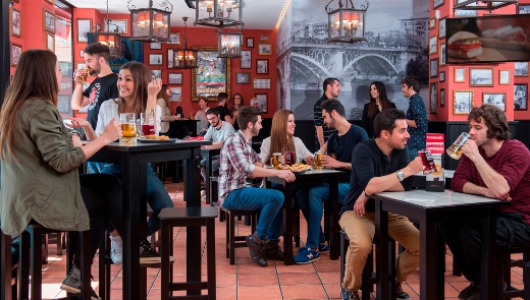 Uno de los establecimientos de la cadena 100 Montaditos