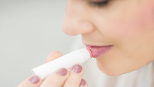 Los españoles aumentaron su gasto en maquillaje un 7,5% en 2018 Los españoles aumentaron su gasto en maquillaje un 7,5% en 2018